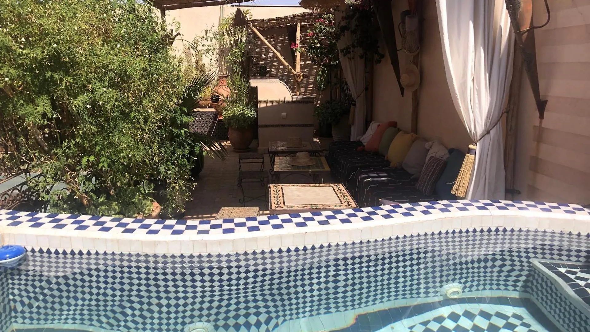 ***  Riad Makene Mouchkill Marrakesh Maroc